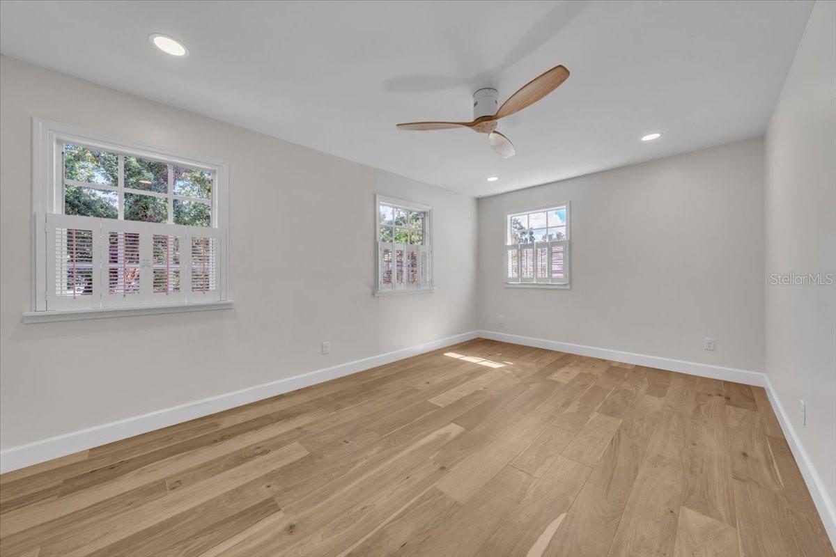 Image 43 of 49 For 4512 Ferncroft Circle