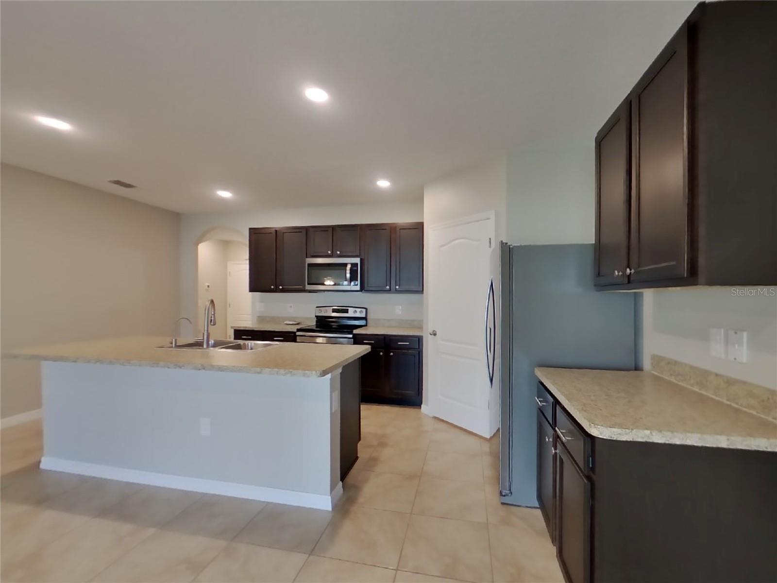 Image 7 of 18 For 5994 Churchill Square Way
