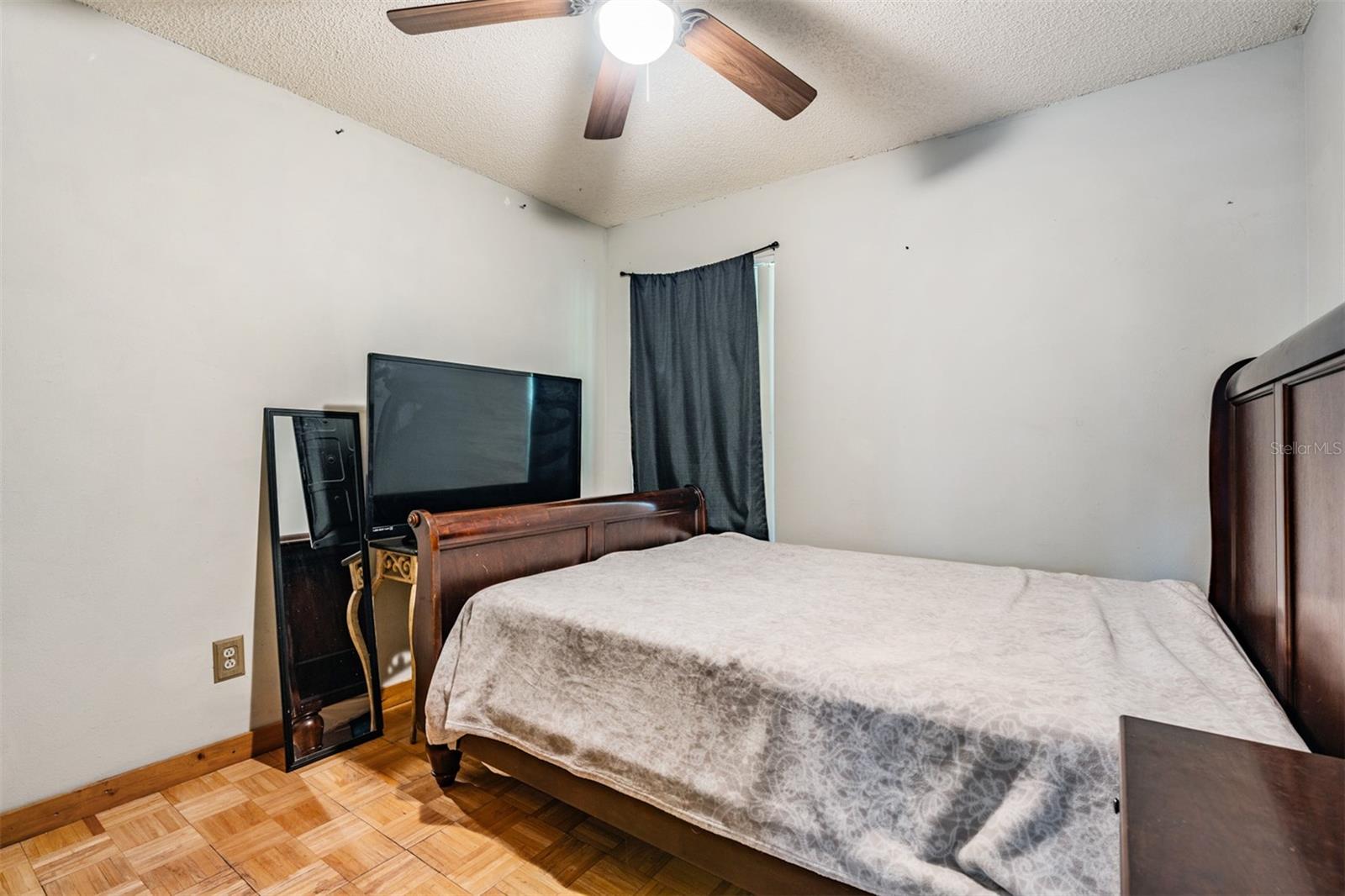 Image 19 of 36 For 3751 Mackenzie Court
