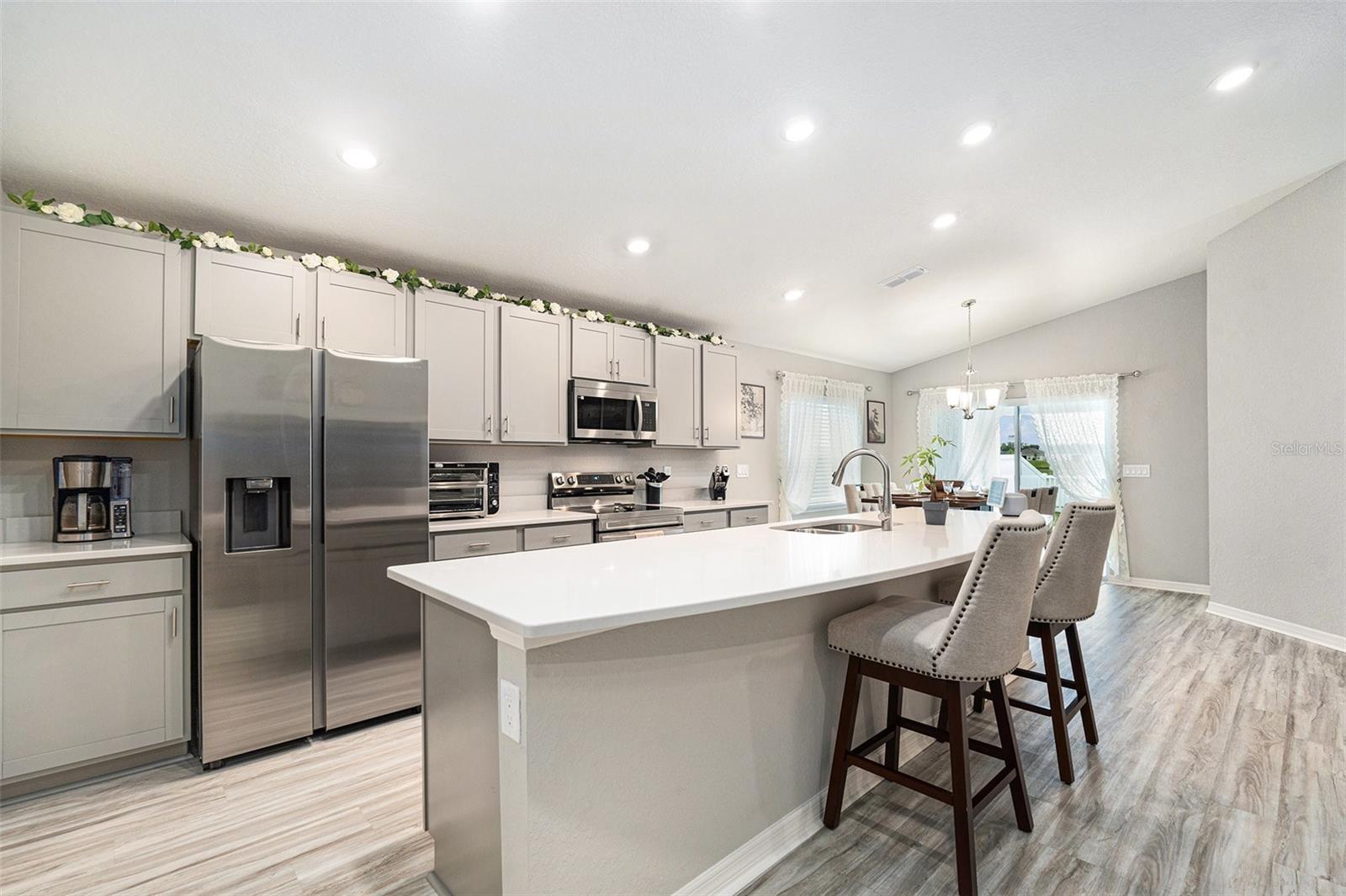 Listing photo id 15 for 6436 Pebblebrooke Way