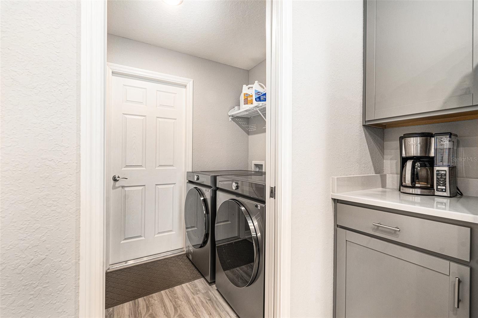 Listing photo id 21 for 6436 Pebblebrooke Way