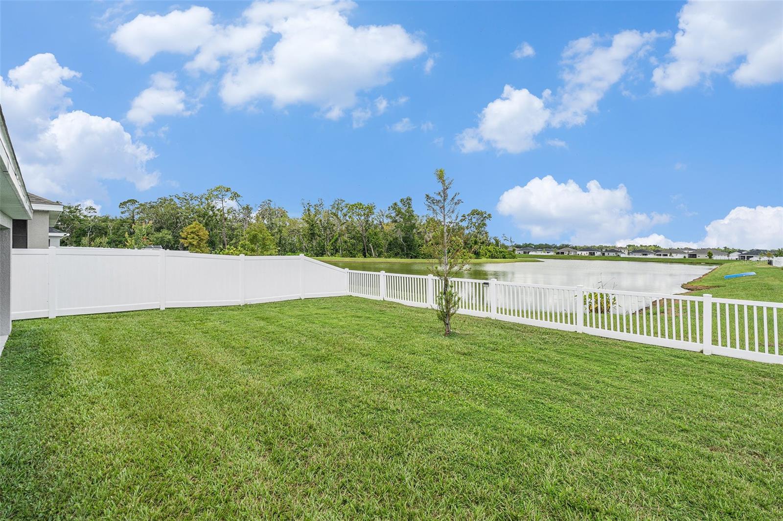 Listing photo id 31 for 6436 Pebblebrooke Way