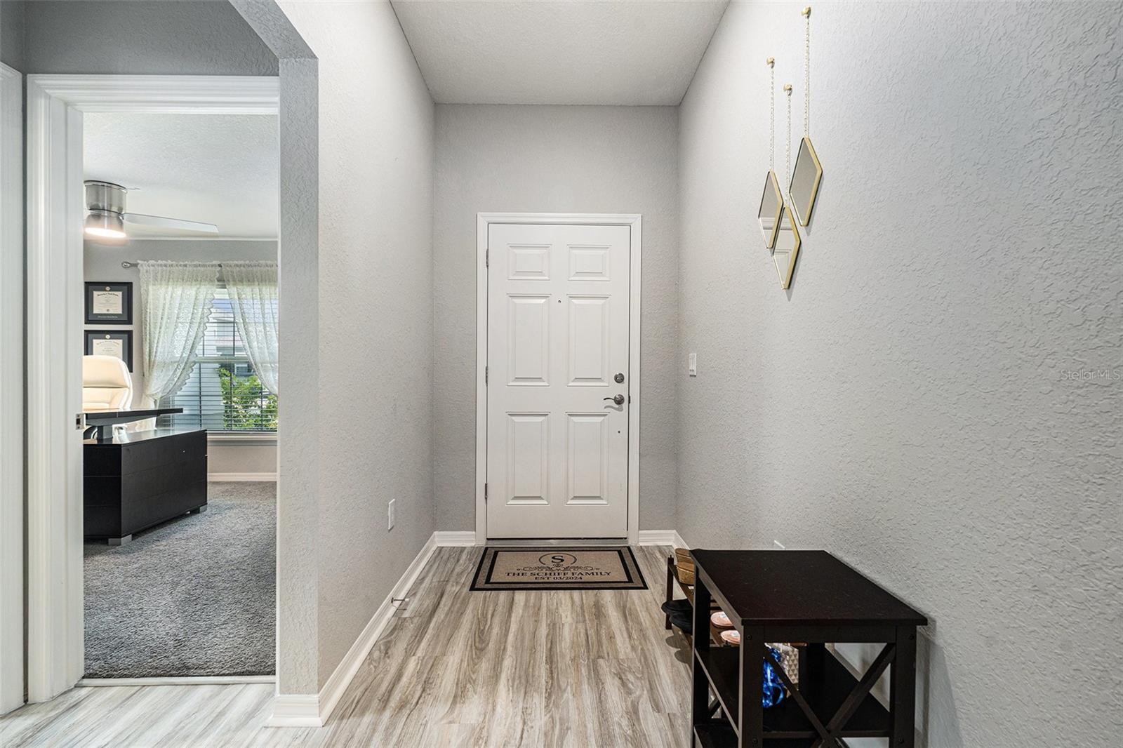 Listing photo id 3 for 6436 Pebblebrooke Way