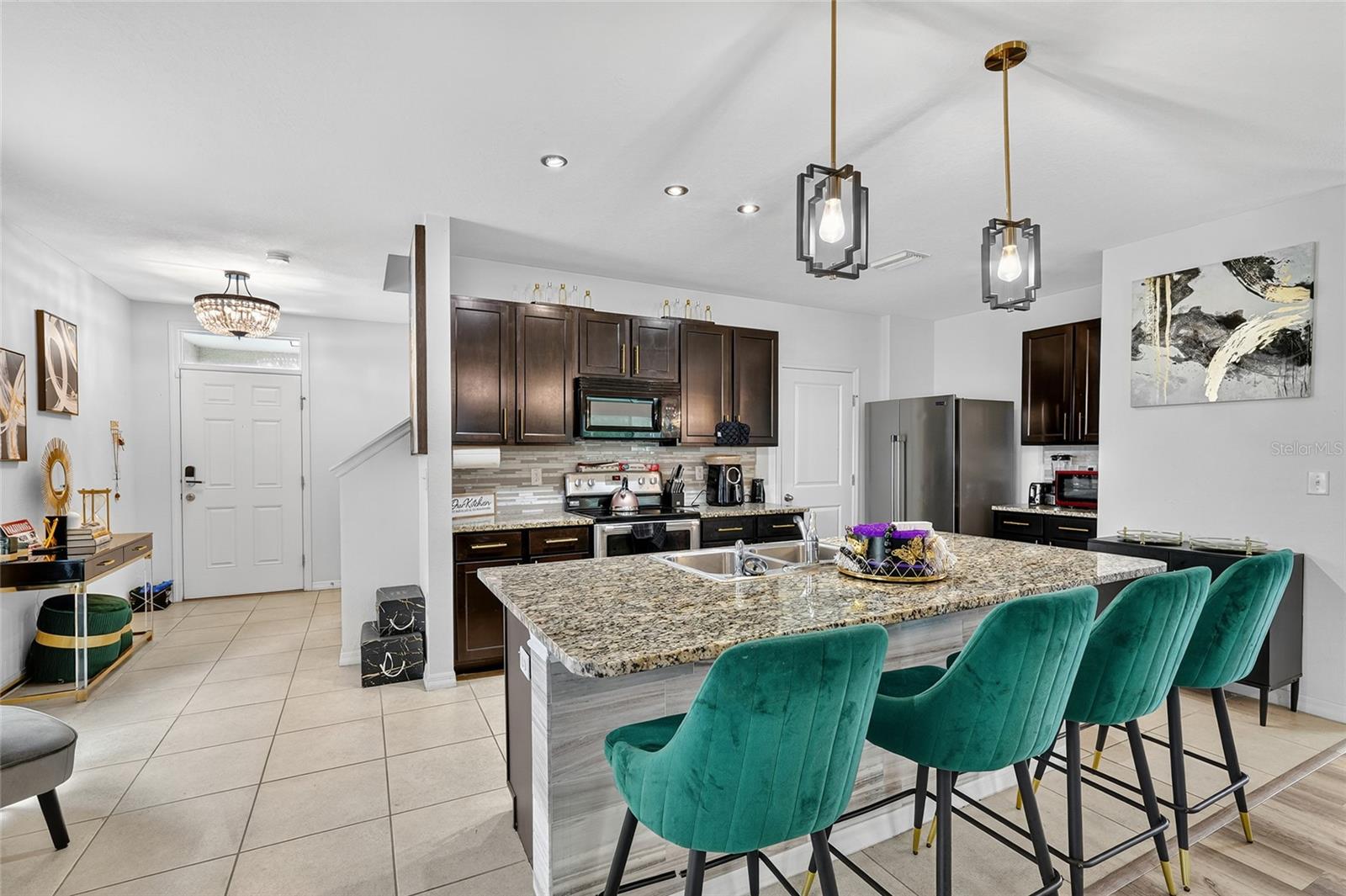 Image 7 of 36 For 802 Wiltonway Drive