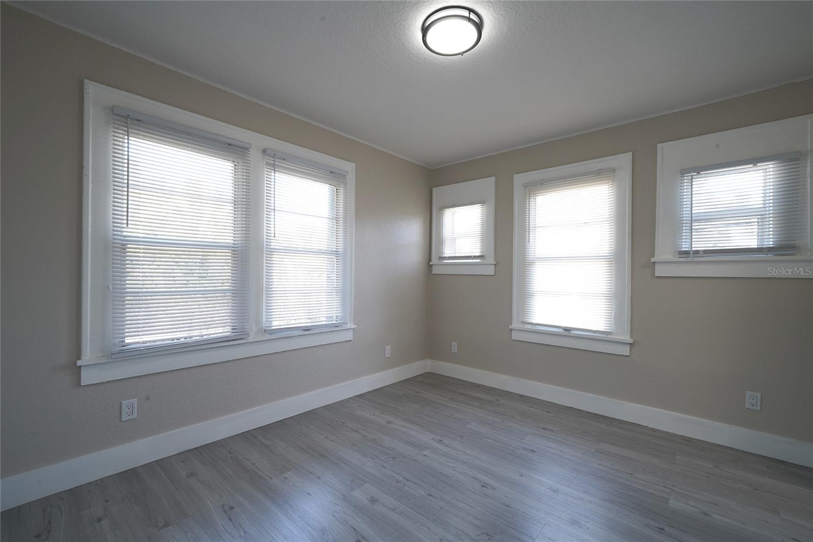 Image 18 of 20 For 4718 13th Avenue S