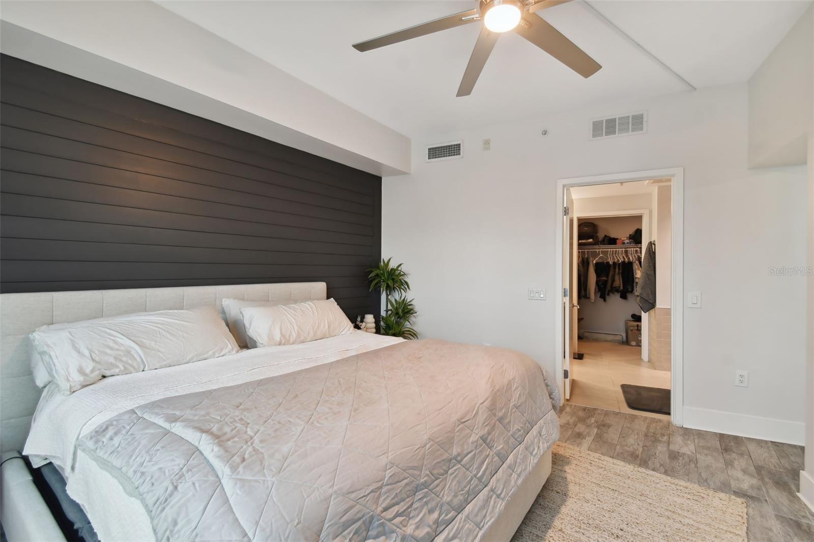 Image 10 of 35 For 111 12th Street 1414