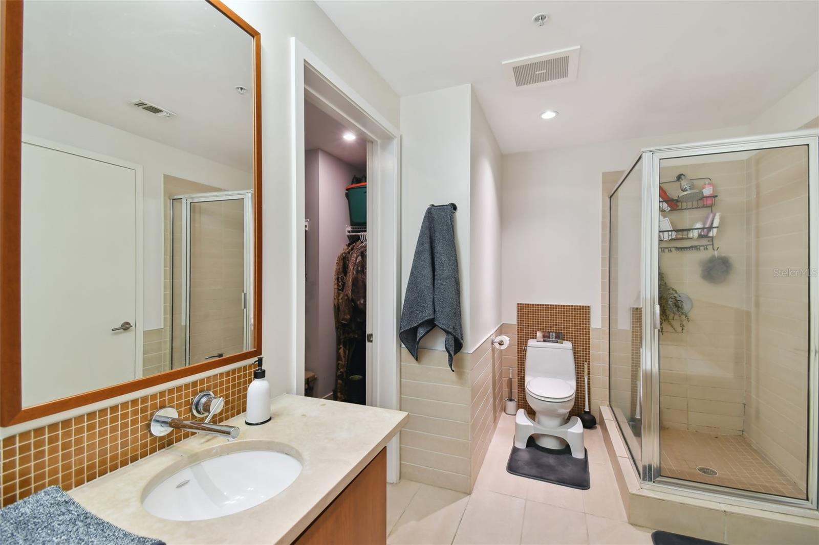 Image 15 of 35 For 111 12th Street 1414