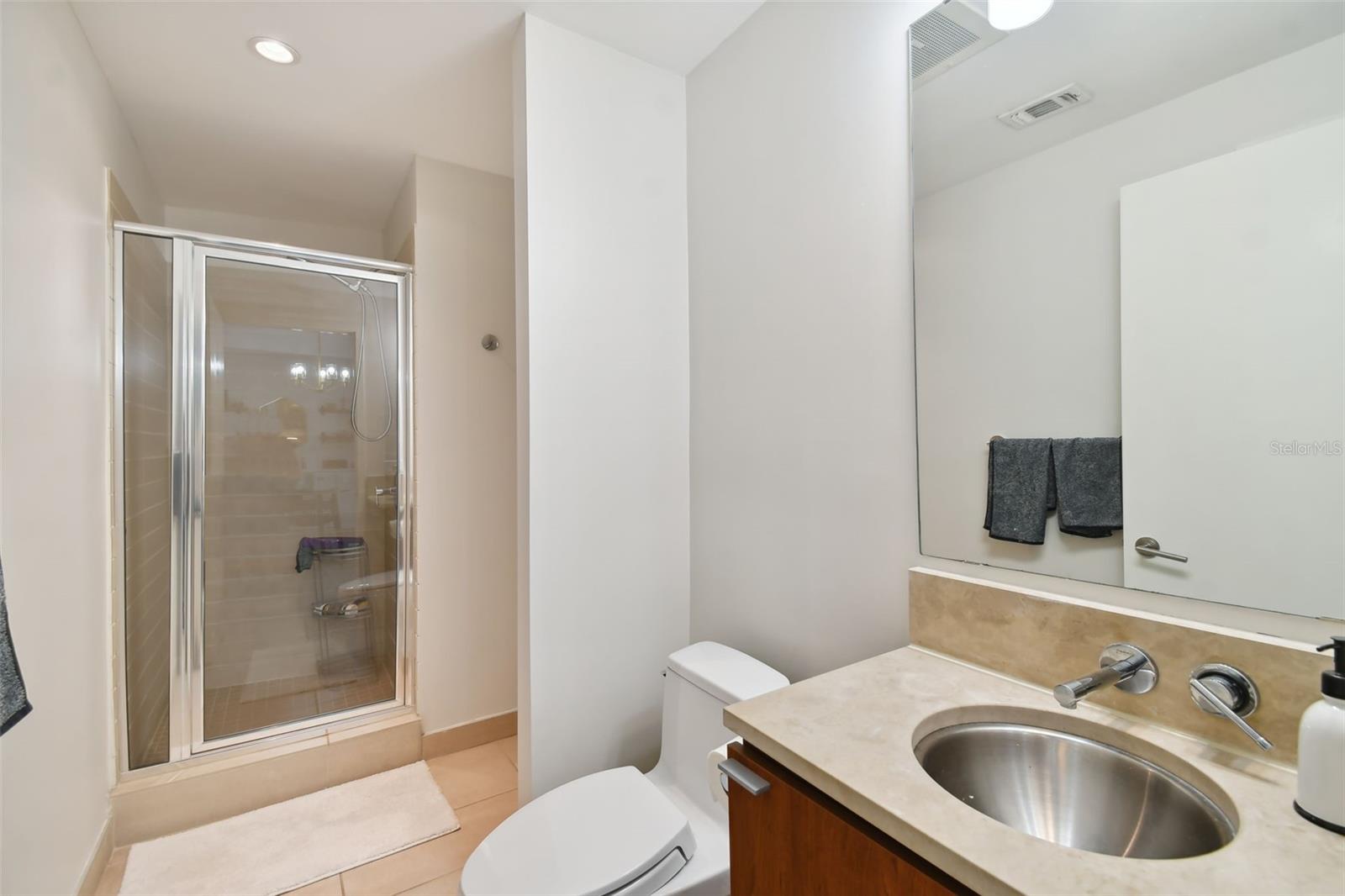 Image 17 of 35 For 111 12th Street 1414