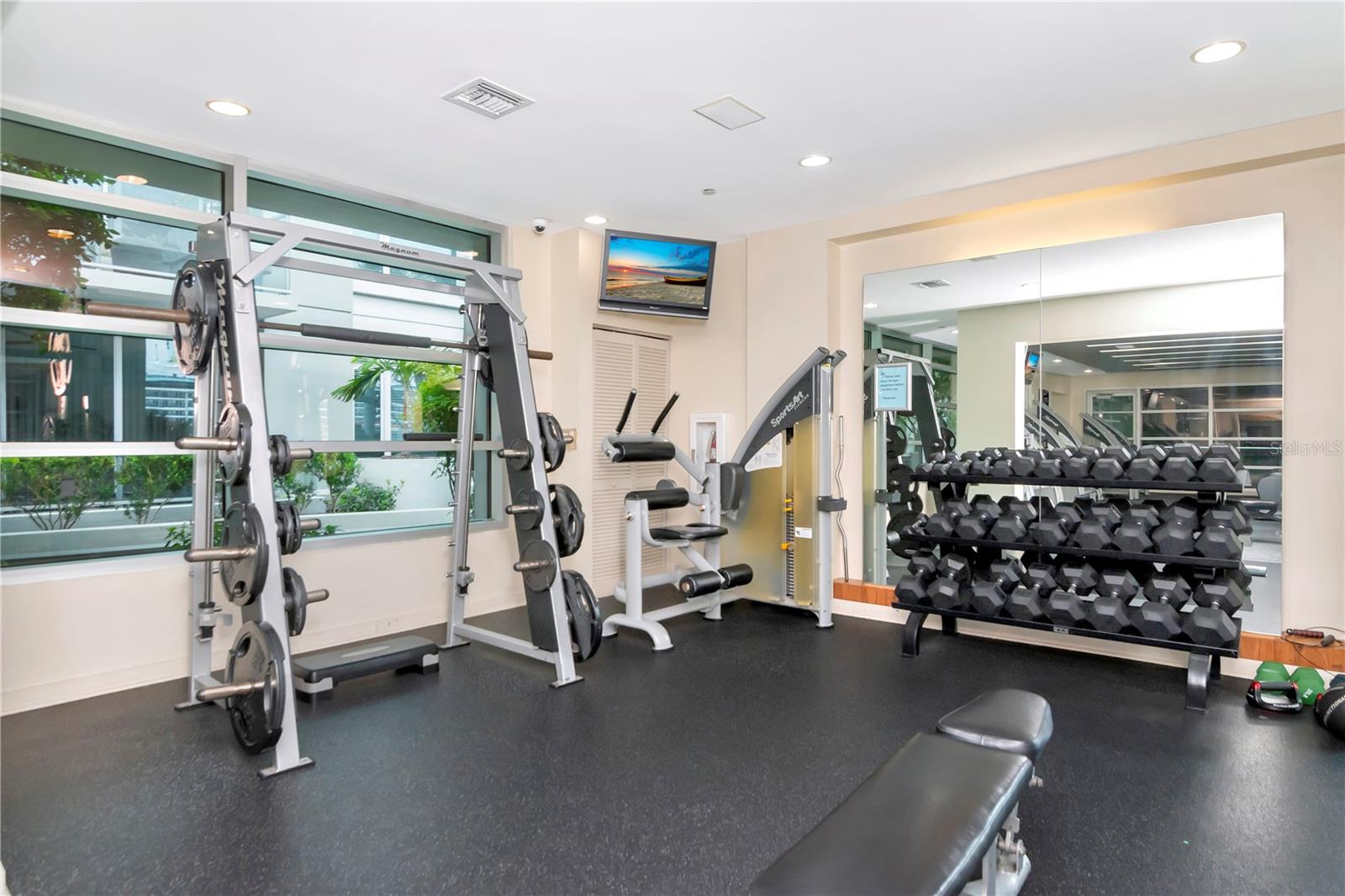 Image 20 of 35 For 111 12th Street 1414