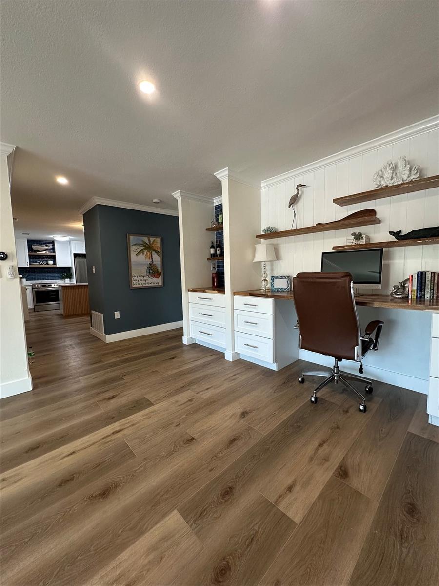 Image 7 of 45 For 2700 Bayshore Boulevard 2208