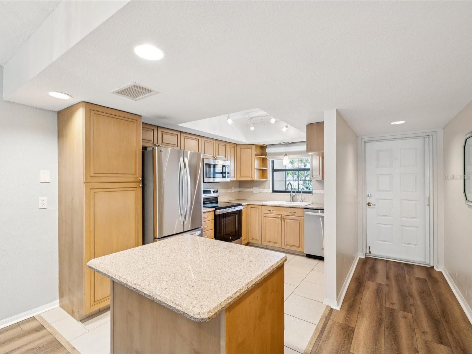 Image 2 of 26 For 12900 Vonn Road E203