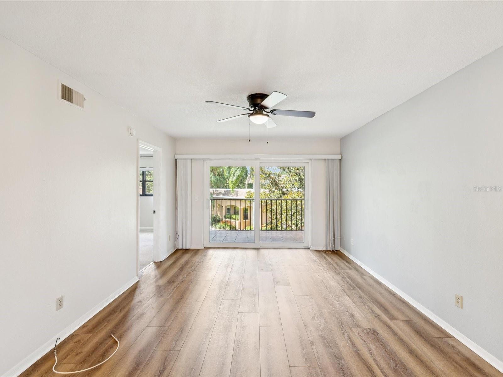Image 3 of 26 For 12900 Vonn Road E203