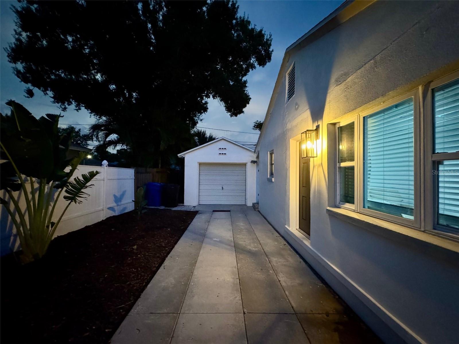 Image 33 of 38 For 3535 19th Street N