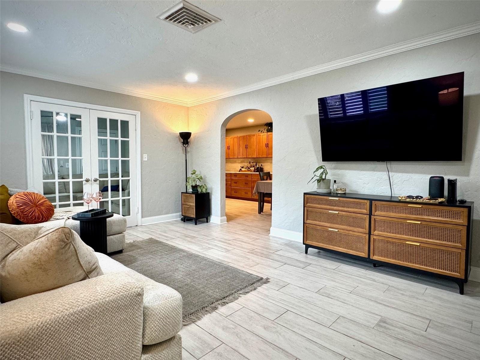 Image 9 of 38 For 3535 19th Street N
