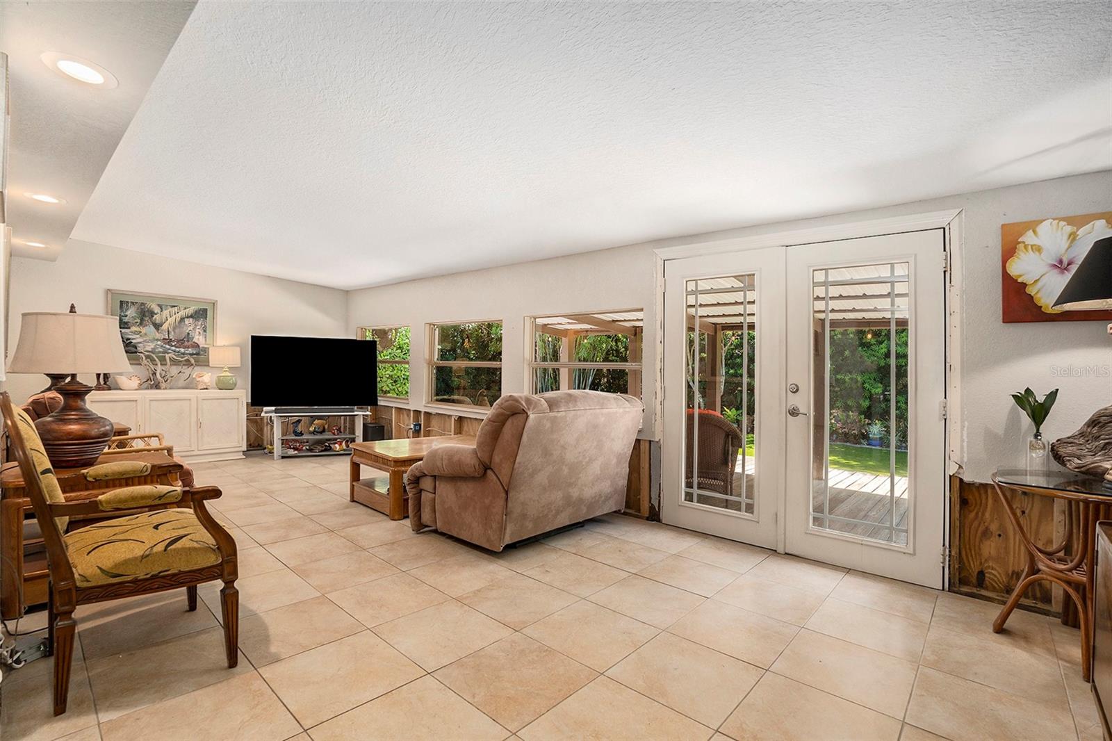 Image 6 of 32 For 4108 Bay View Avenue
