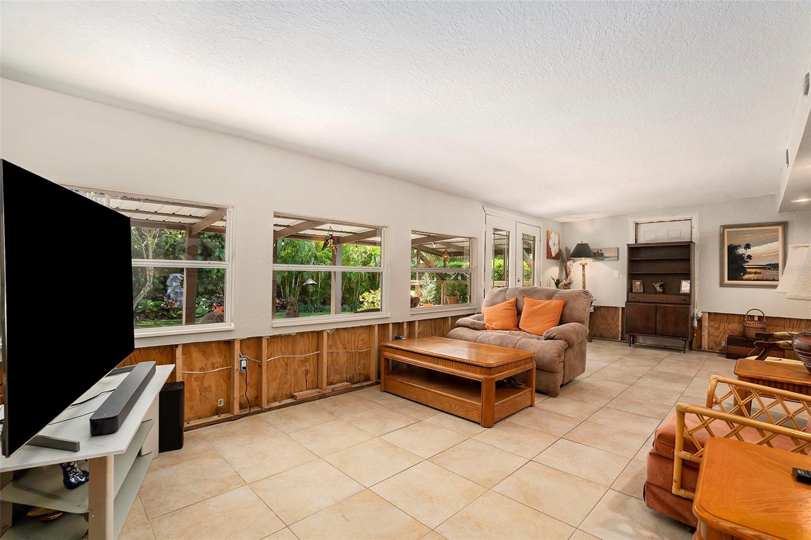 Image 7 of 32 For 4108 Bay View Avenue