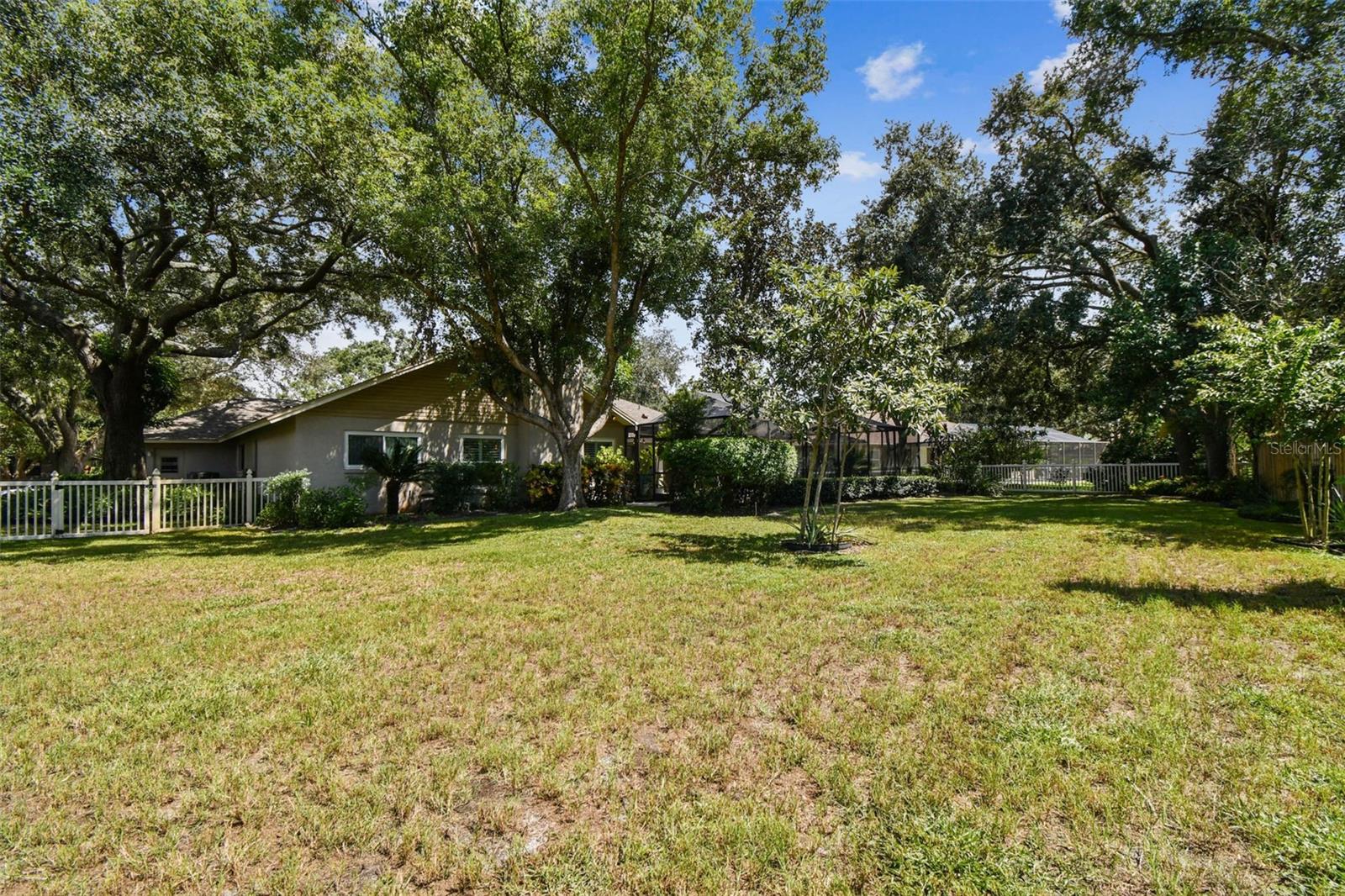 Image 23 of 30 For 18104 Woodcreek Place