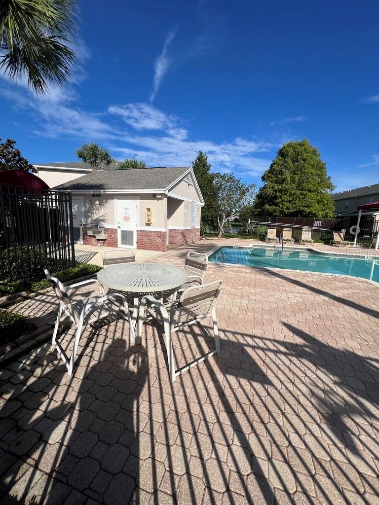 Image 20 of 24 For 16334 Rollingbrook Drive