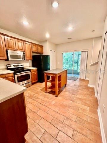 Image 3 of 24 For 16334 Rollingbrook Drive