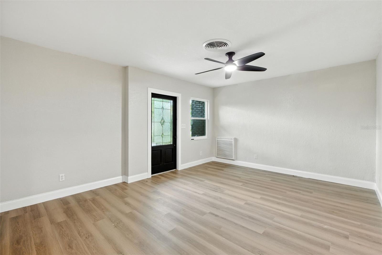 Image 20 of 29 For 5202 23rd Avenue