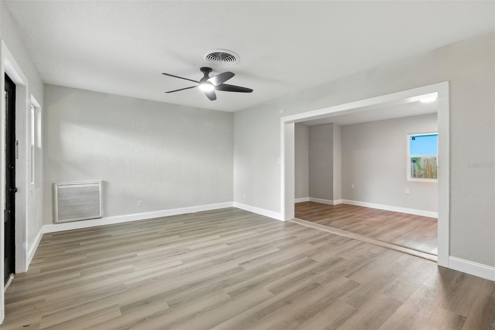 Image 21 of 29 For 5202 23rd Avenue