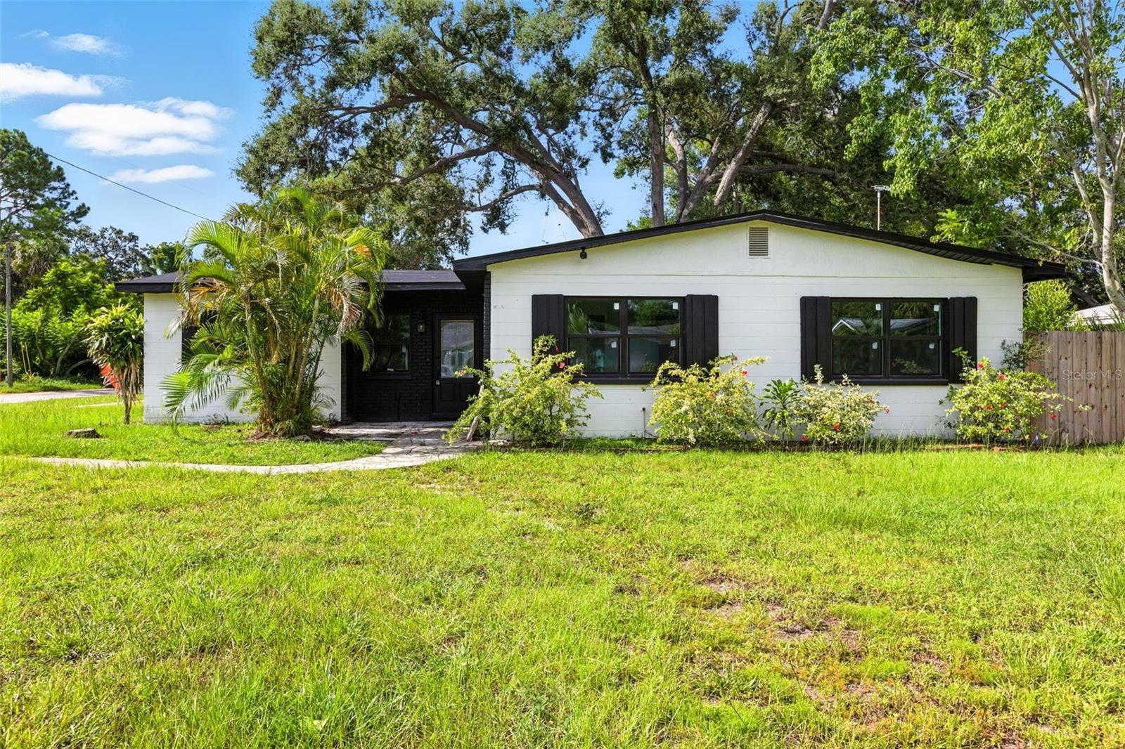 Image 3 of 29 For 5202 23rd Avenue