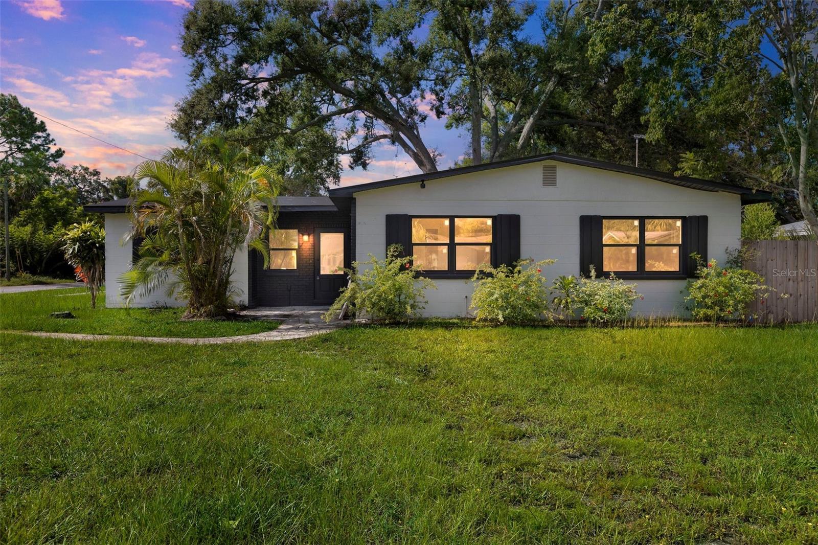 Image 5 of 29 For 5202 23rd Avenue