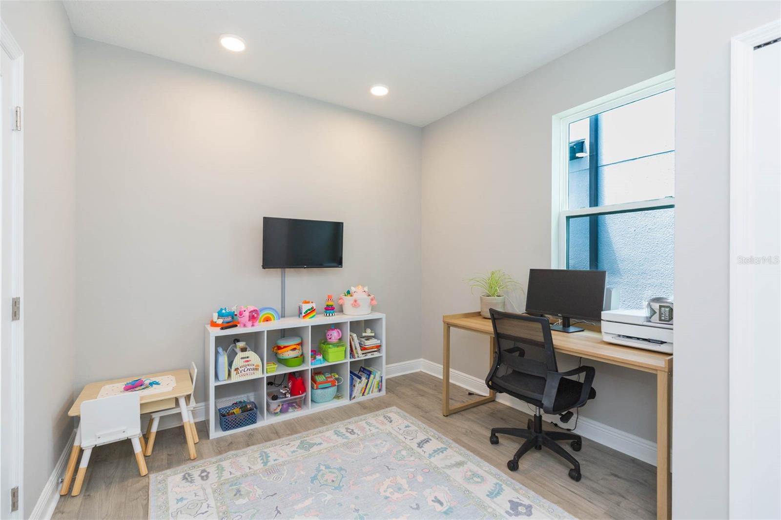 Listing photo id 8 for 7241 Notched Pine Bend