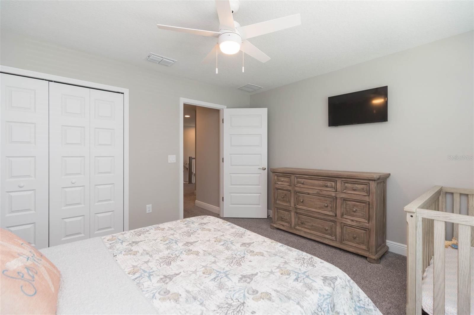 Listing photo id 36 for 7241 Notched Pine Bend