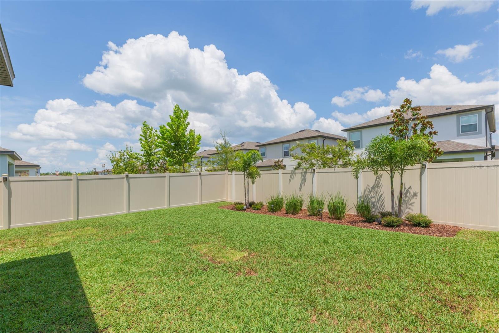 Listing photo id 49 for 7241 Notched Pine Bend