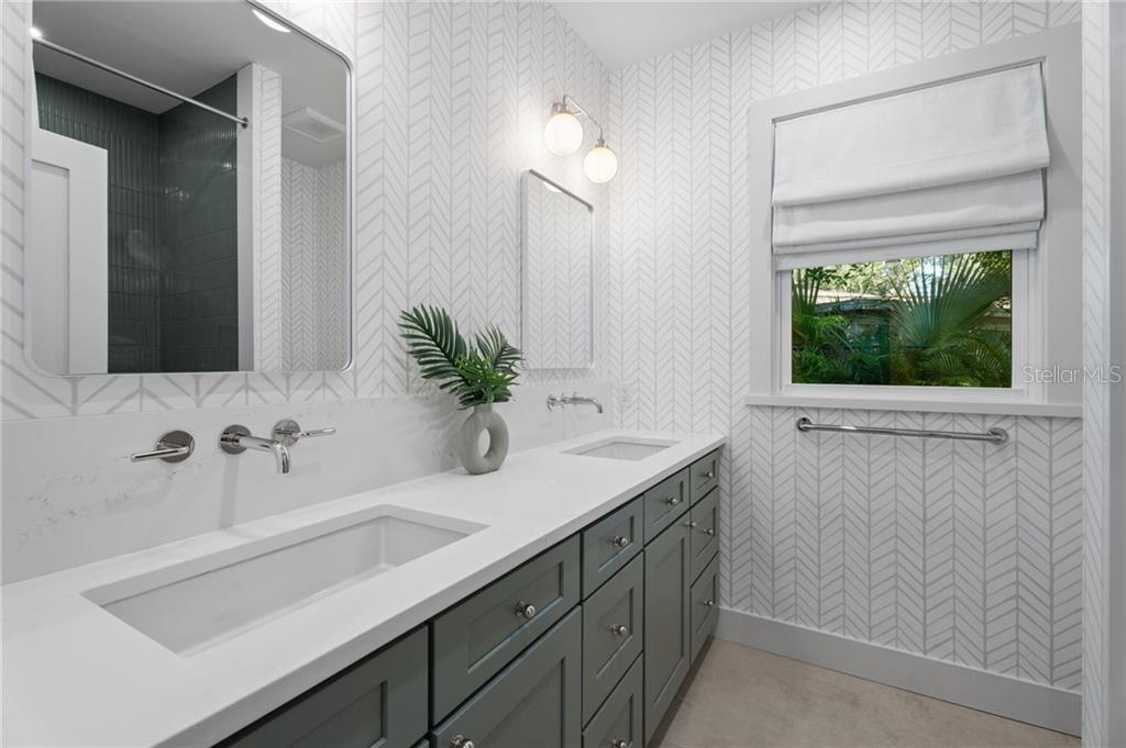 Image 23 of 36 For 4120 Indian River Drive E
