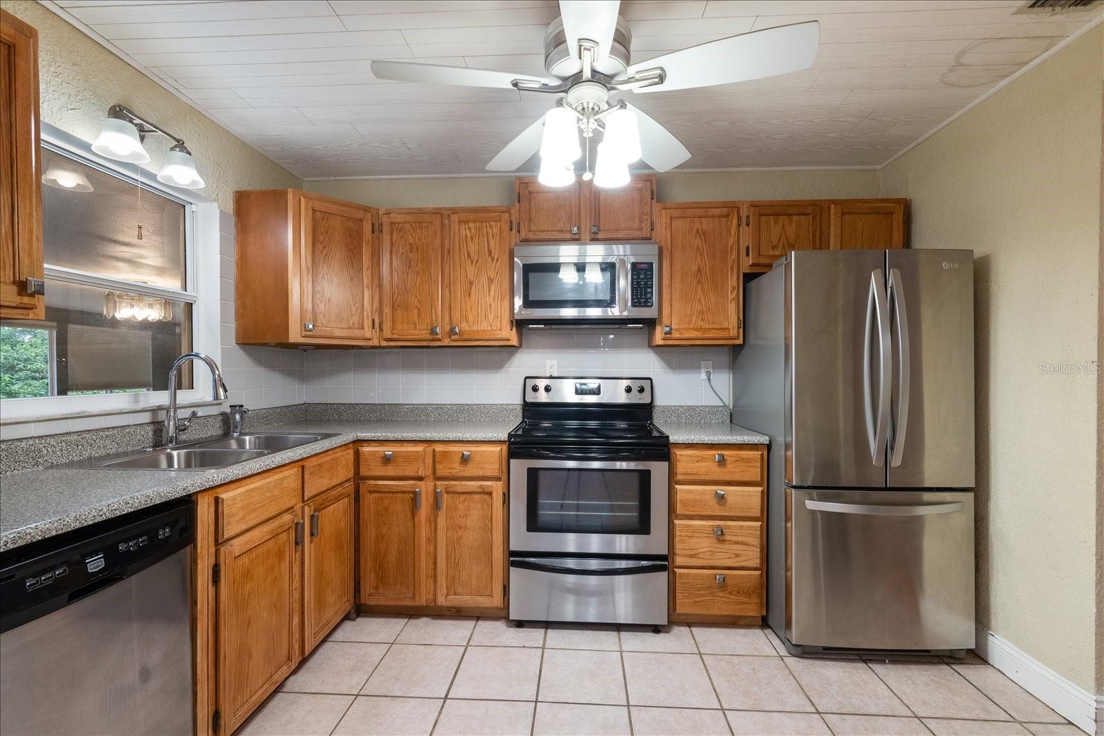 Image 15 of 33 For 5390 48th Avenue N