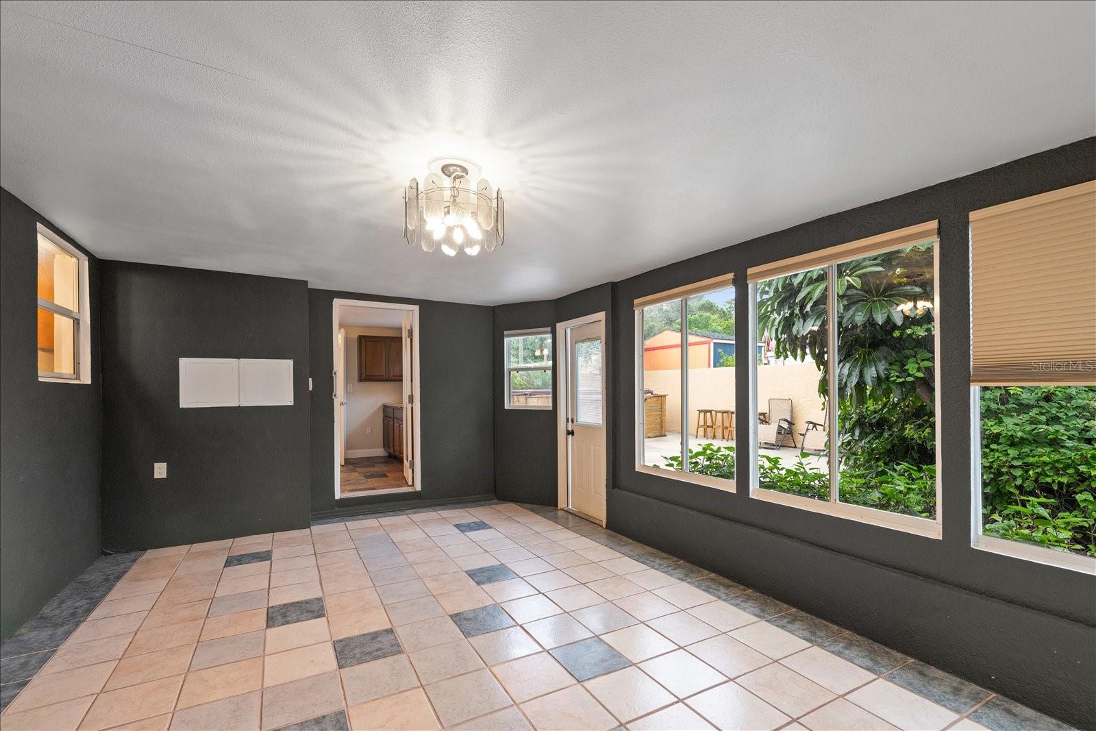 Image 21 of 33 For 5390 48th Avenue N