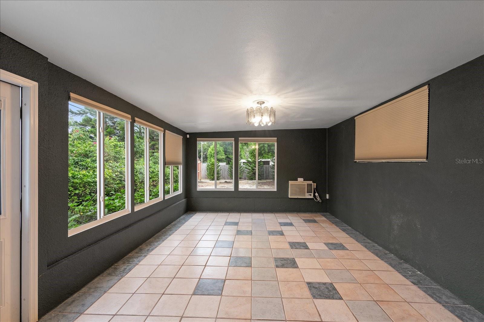 Image 22 of 33 For 5390 48th Avenue N
