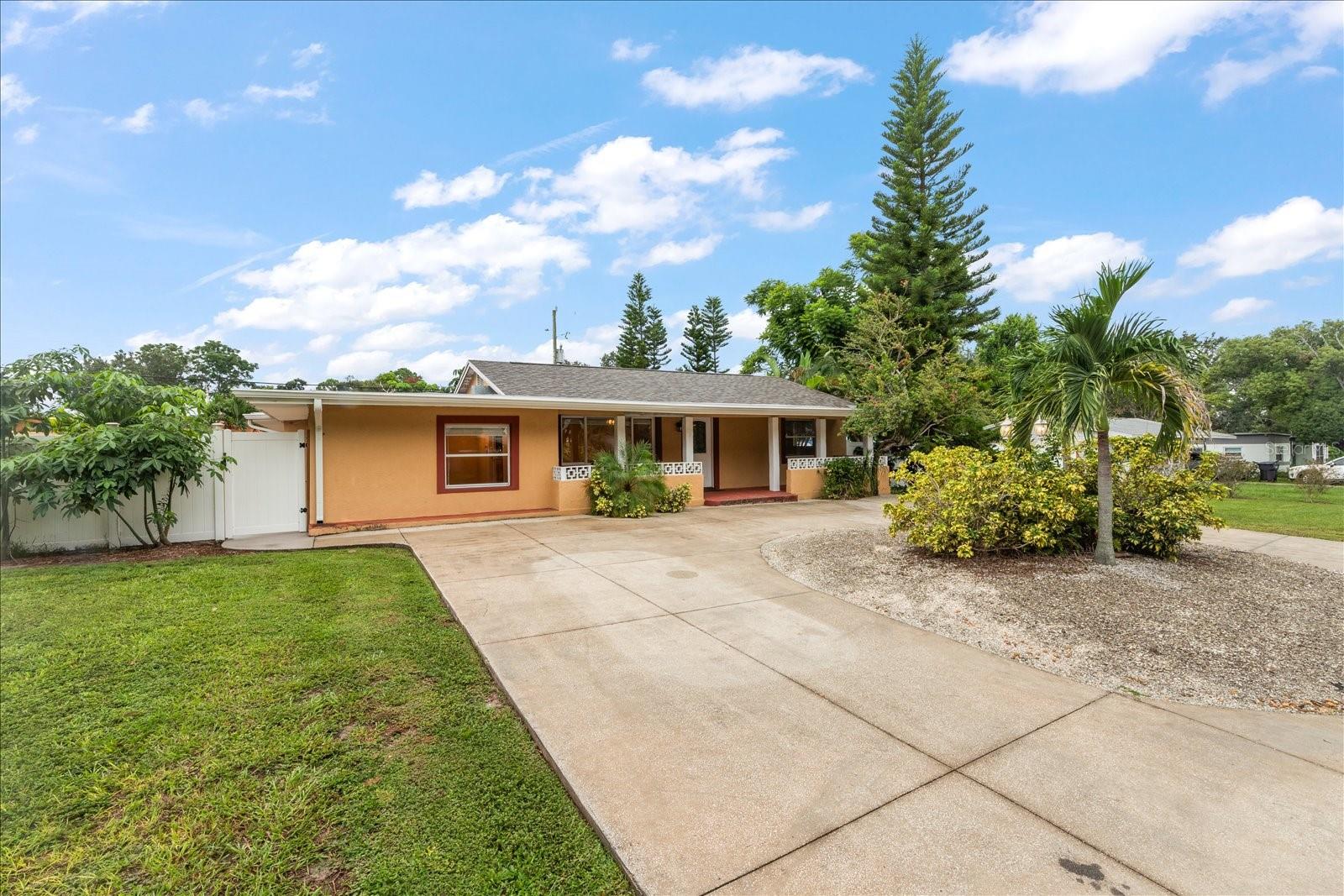 Image 4 of 33 For 5390 48th Avenue N