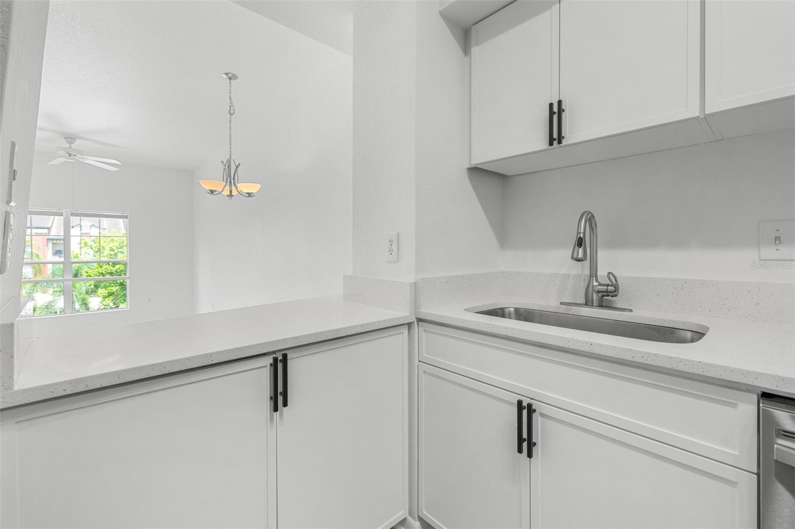 Image 14 of 57 For 2421 Horatio Street 835