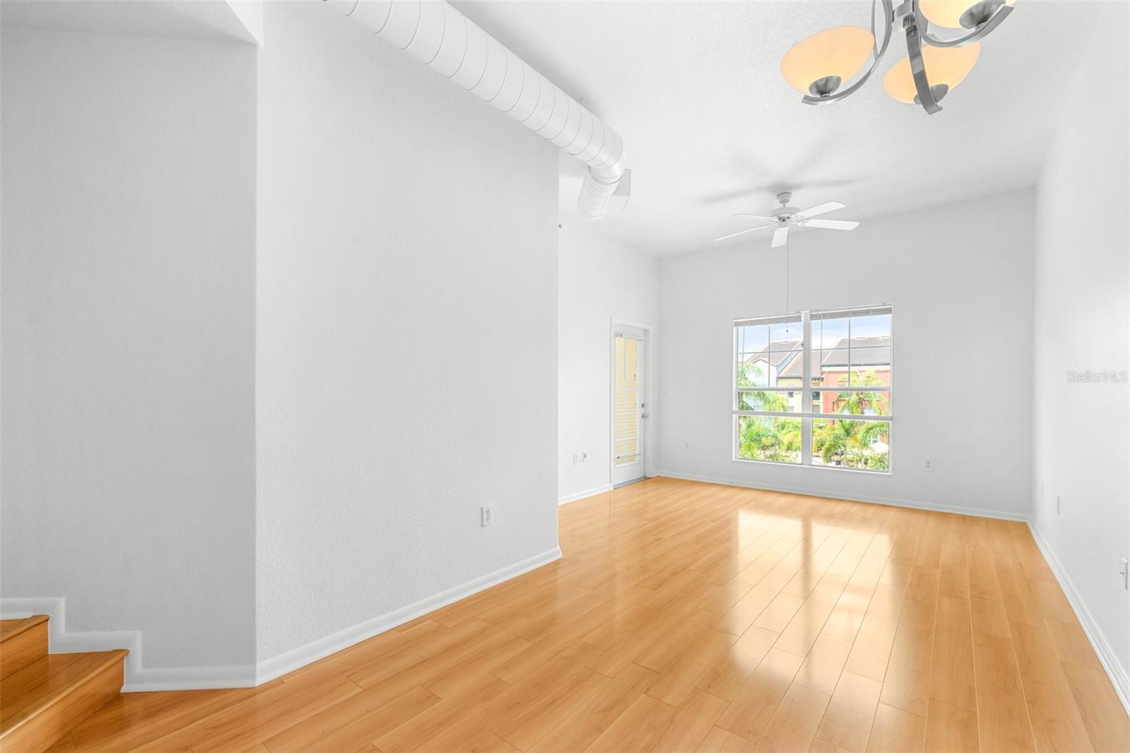 Image 16 of 57 For 2421 Horatio Street 835
