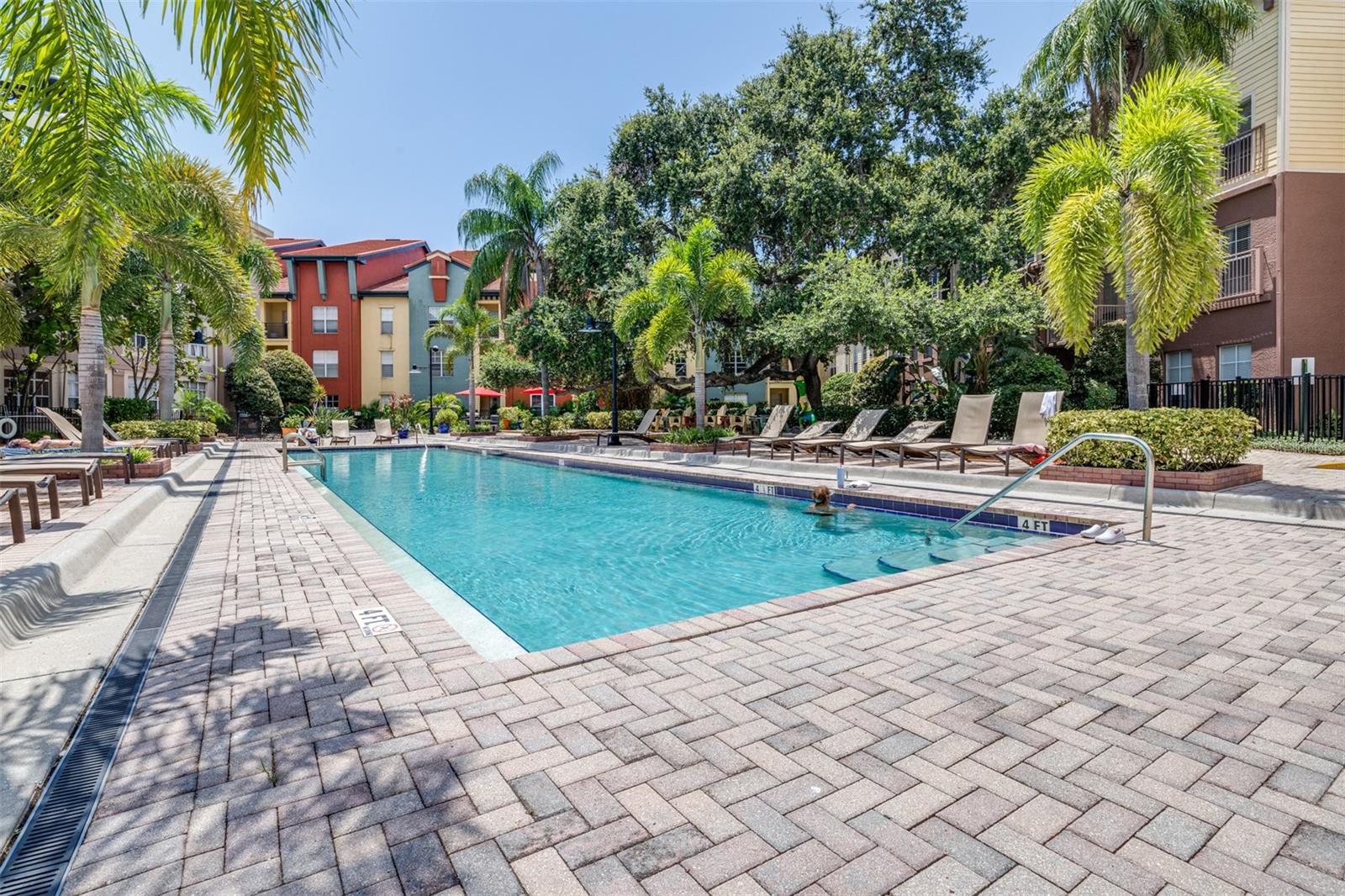 Image 2 of 57 For 2421 Horatio Street 835