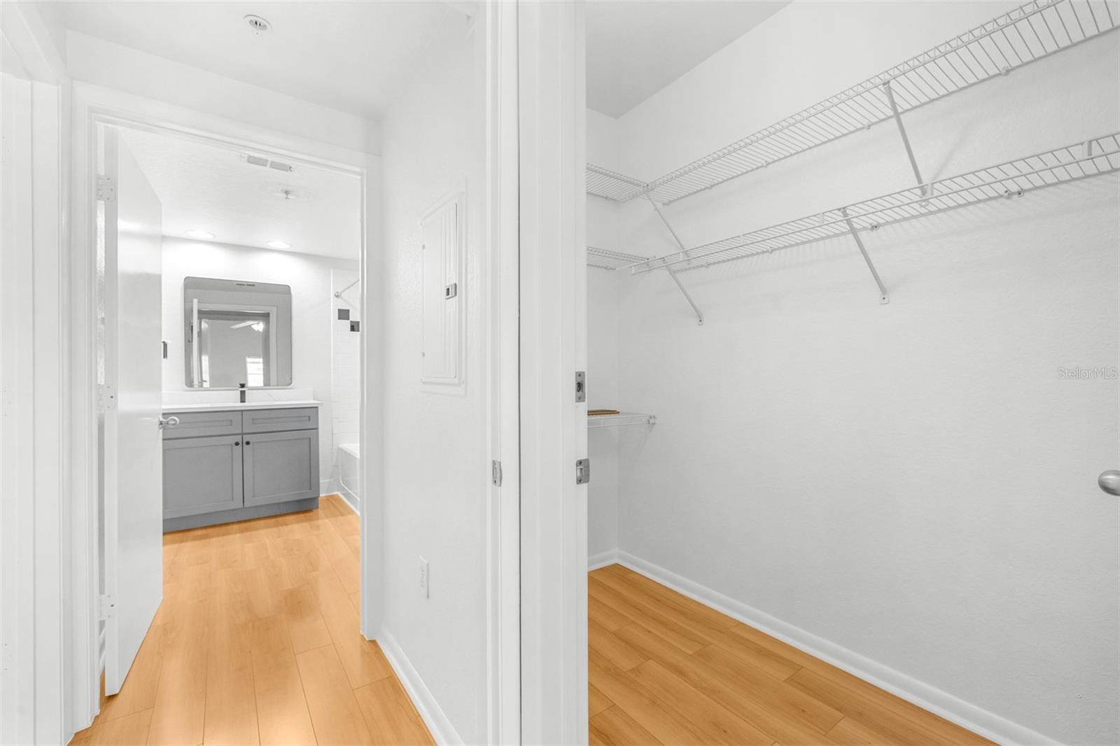 Image 23 of 57 For 2421 Horatio Street 835