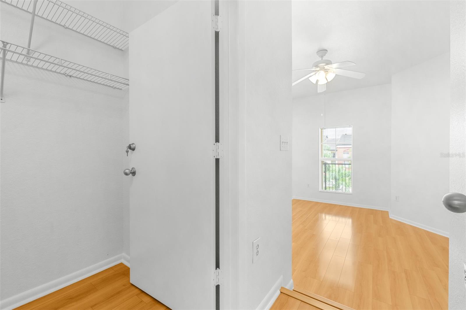 Image 24 of 57 For 2421 Horatio Street 835