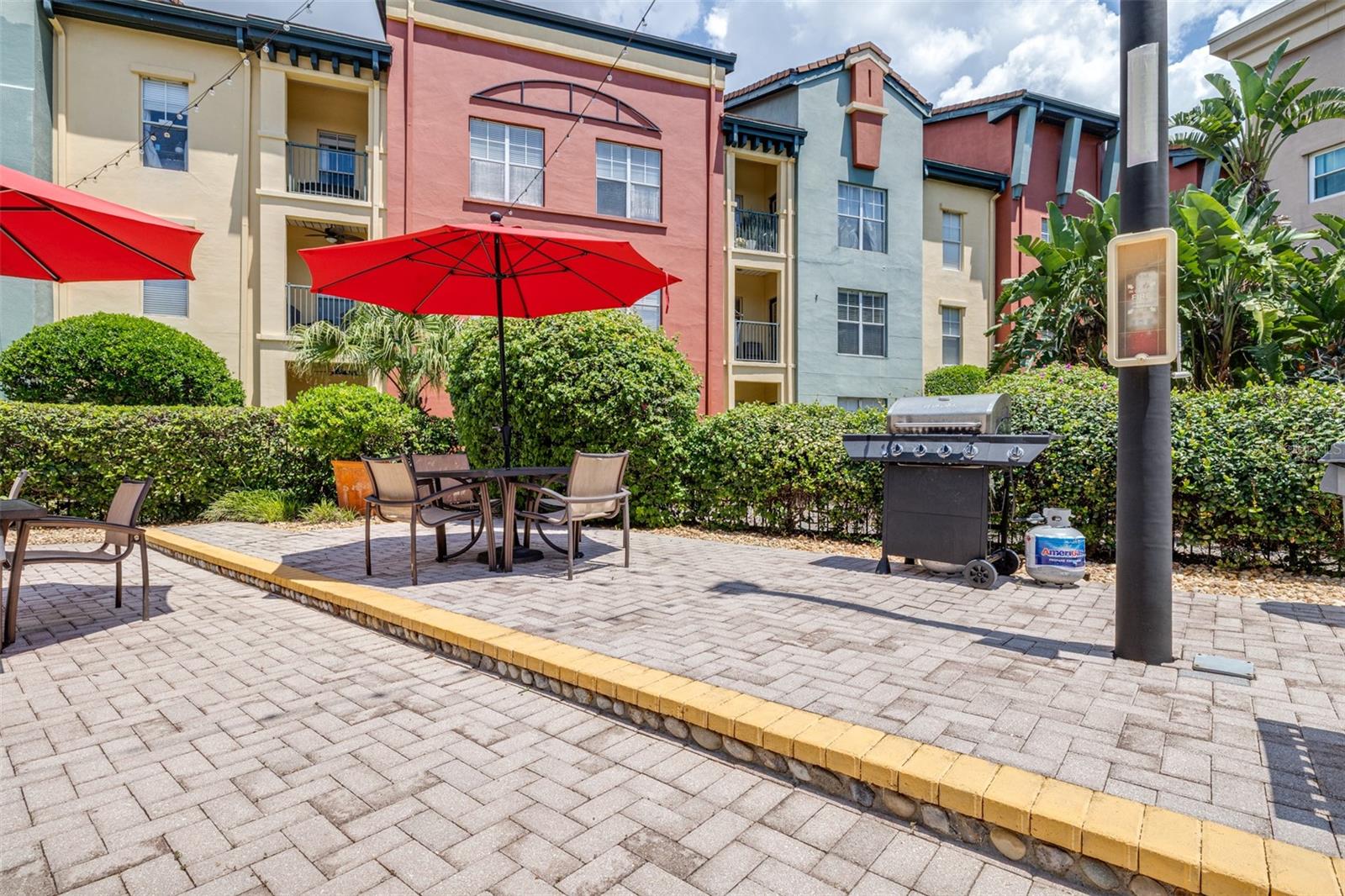Image 32 of 57 For 2421 Horatio Street 835