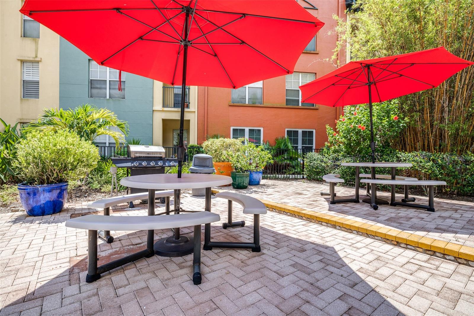 Image 36 of 57 For 2421 Horatio Street 835