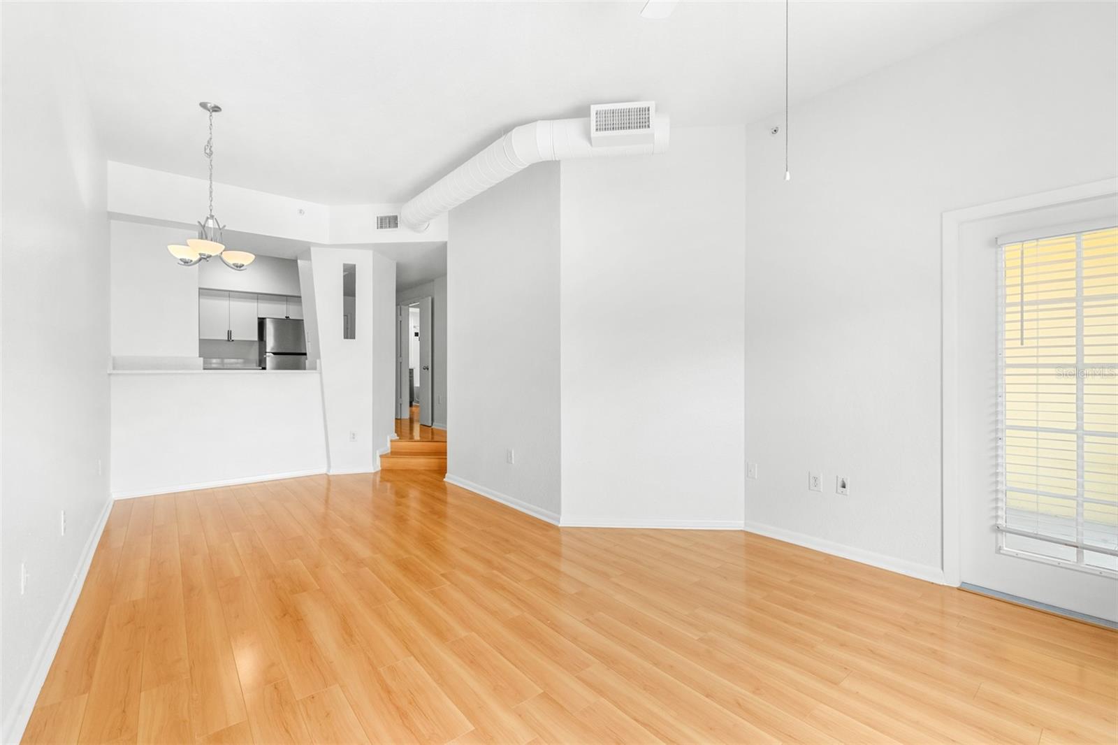Image 4 of 57 For 2421 Horatio Street 835