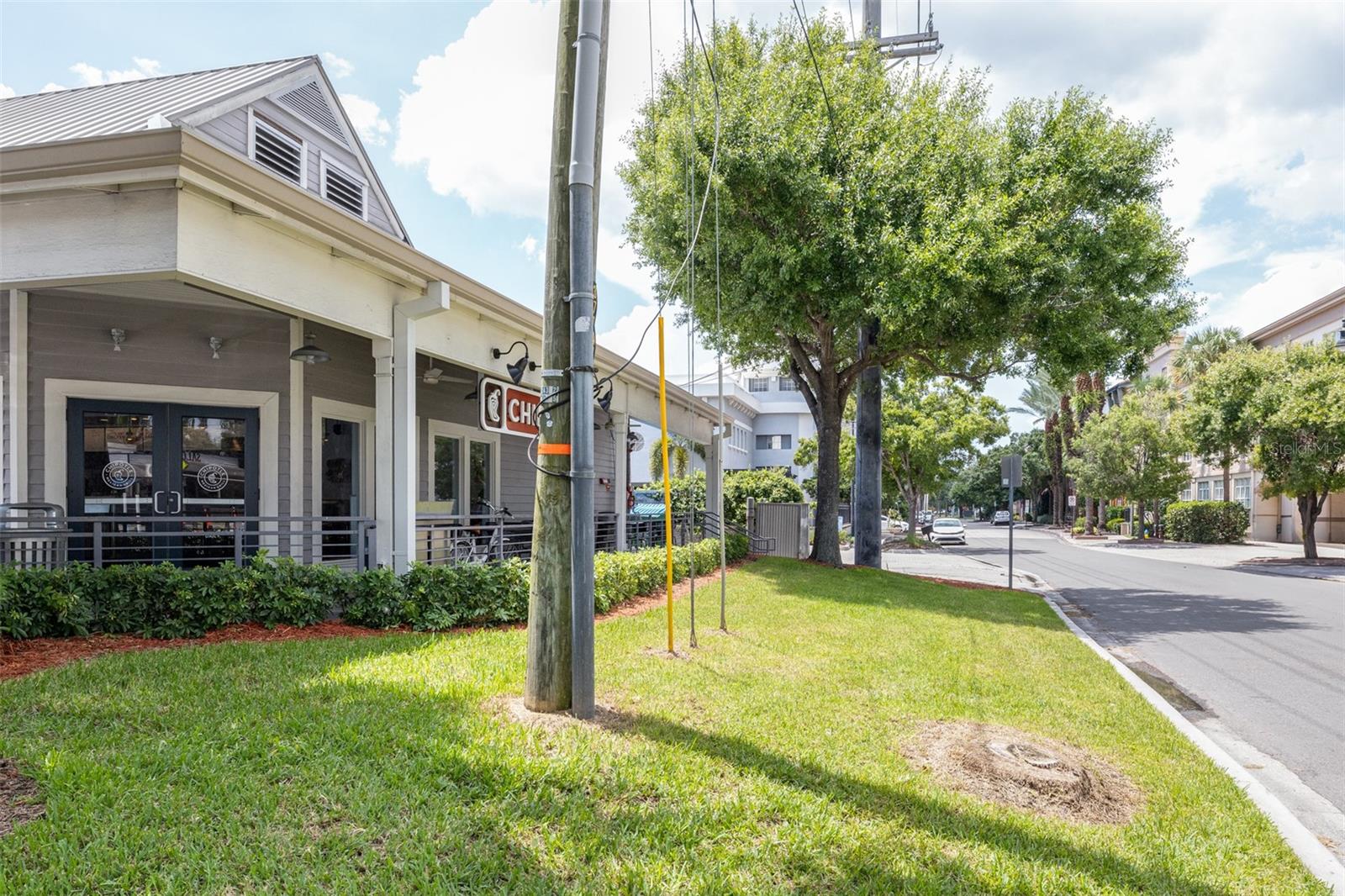 Image 40 of 57 For 2421 Horatio Street 835