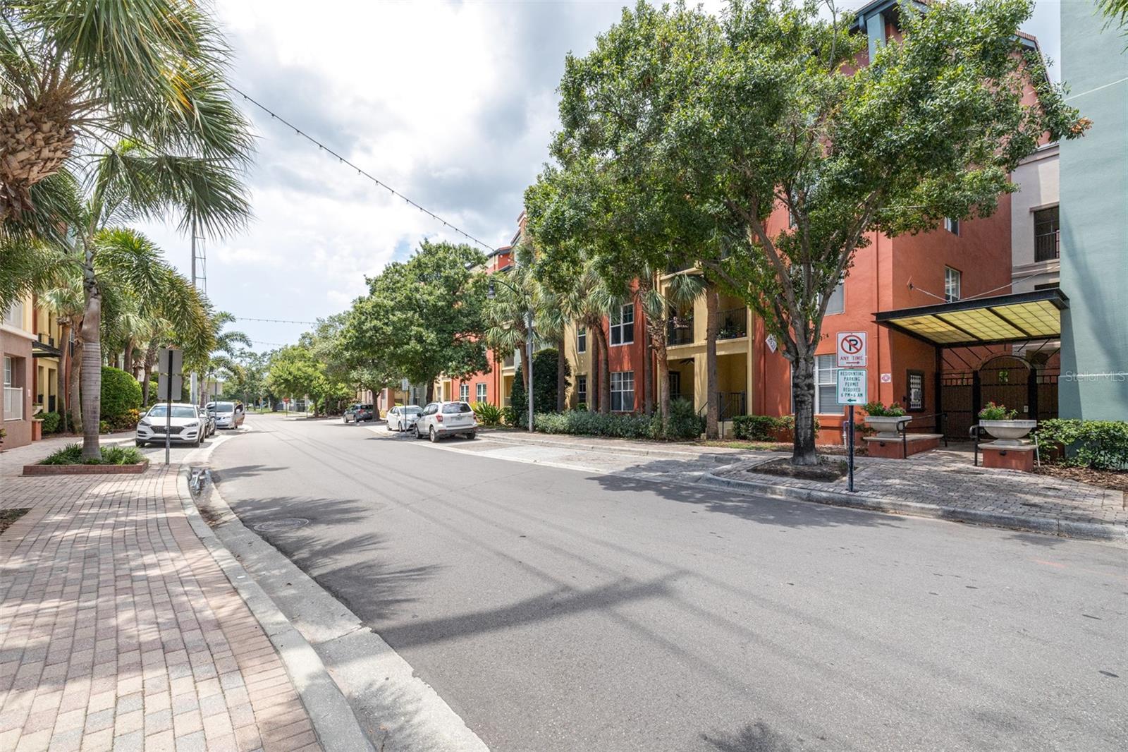 Image 53 of 57 For 2421 Horatio Street 835