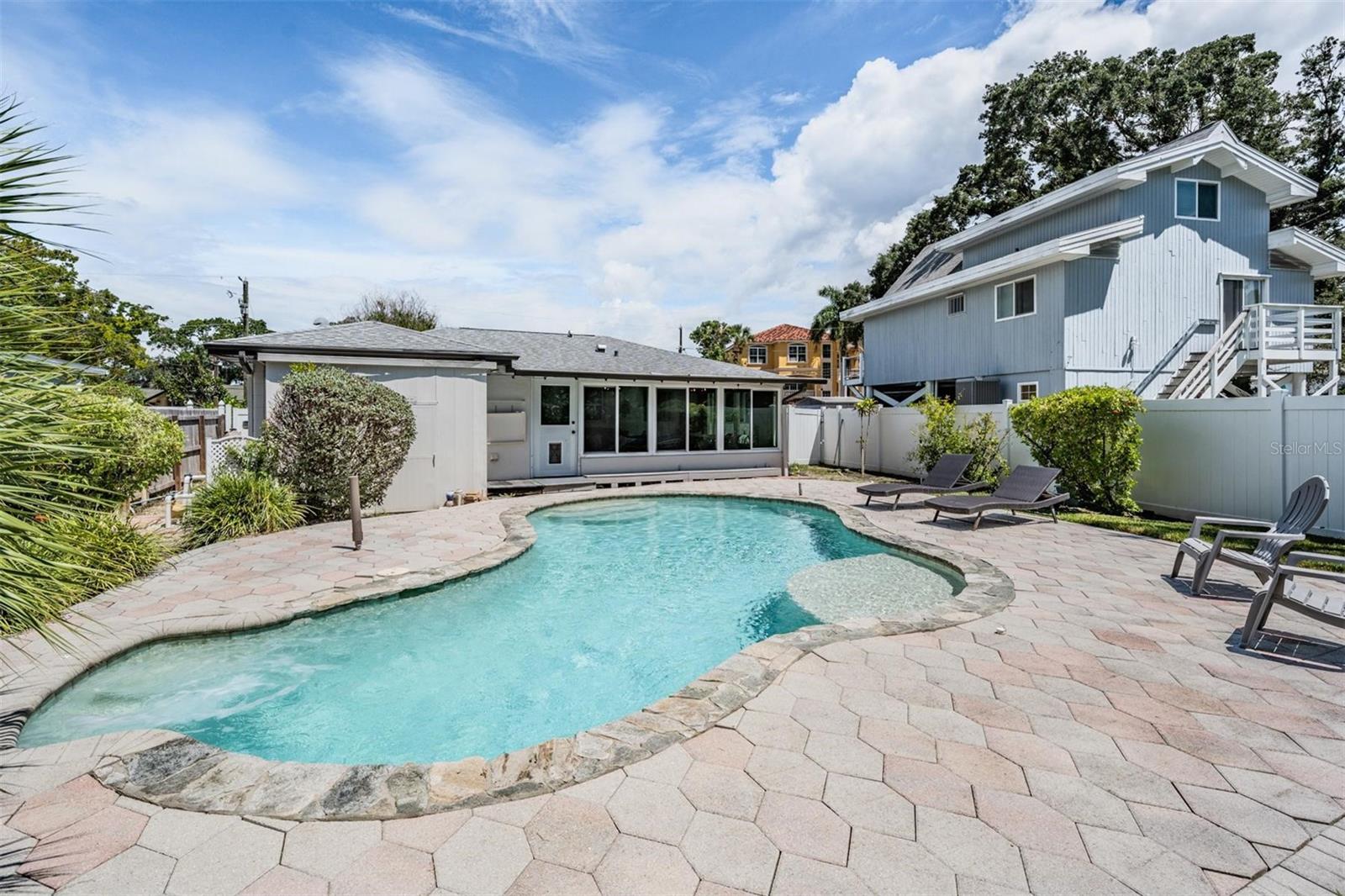 Image 2 of 33 For 1816 Bayou Grande Boulevard Ne