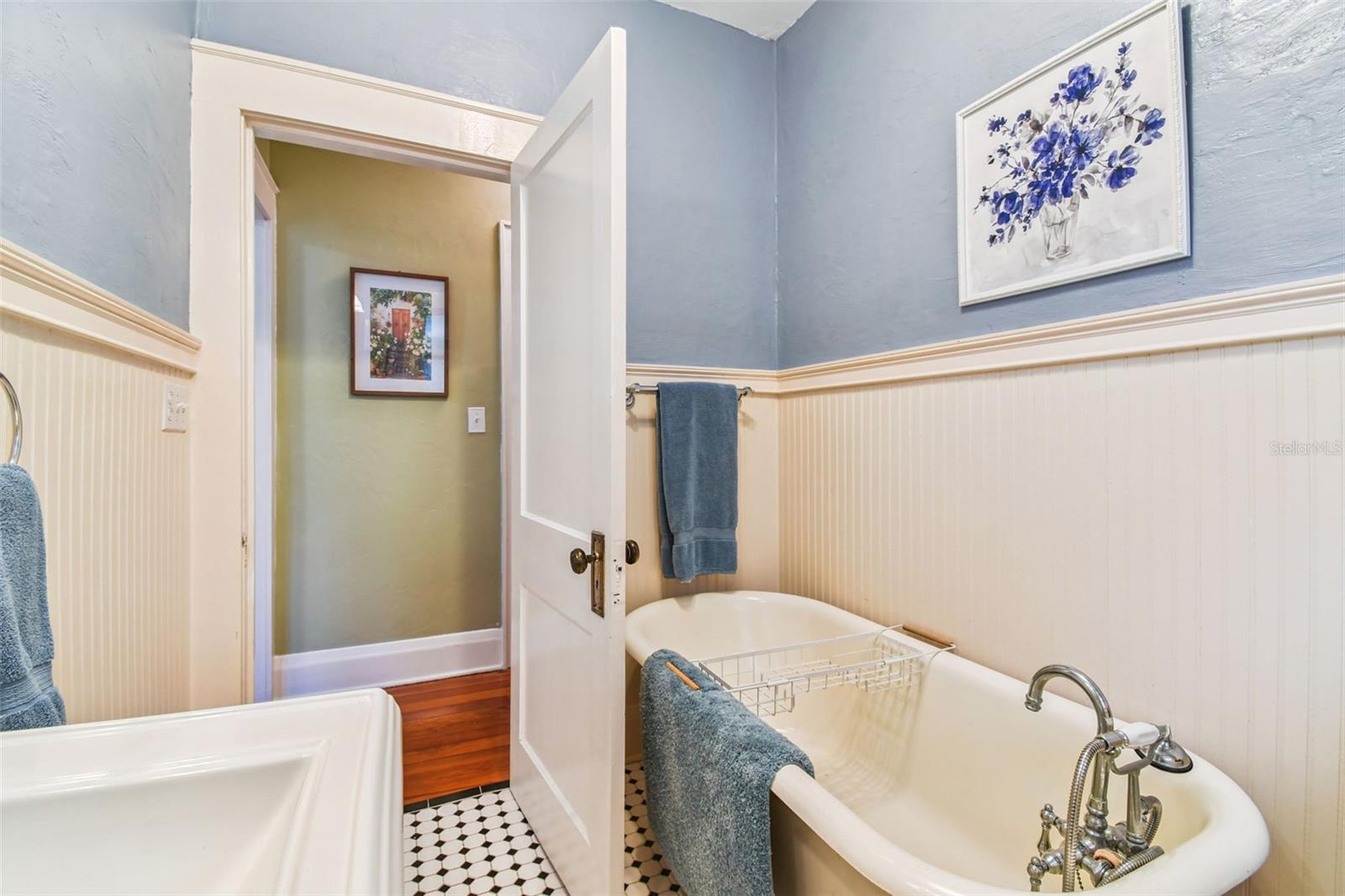 Image 17 of 50 For 308 Clifton Street