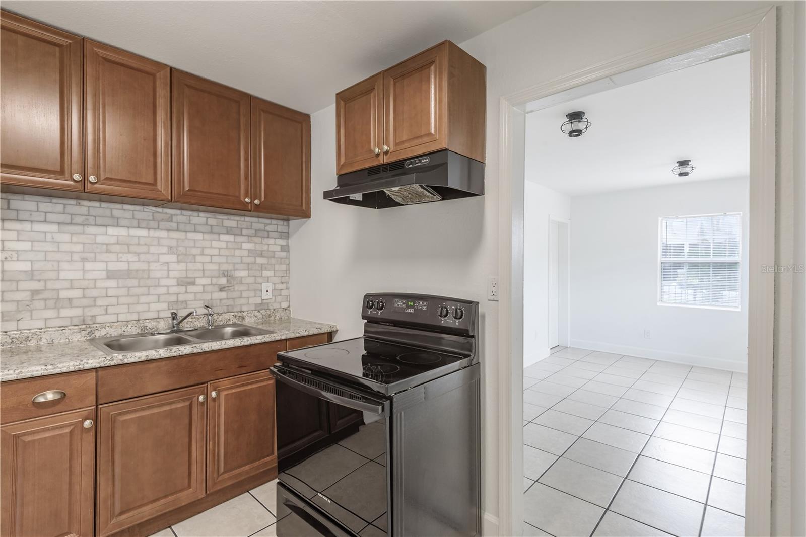 Image 13 of 49 For 902 22nd Avenue