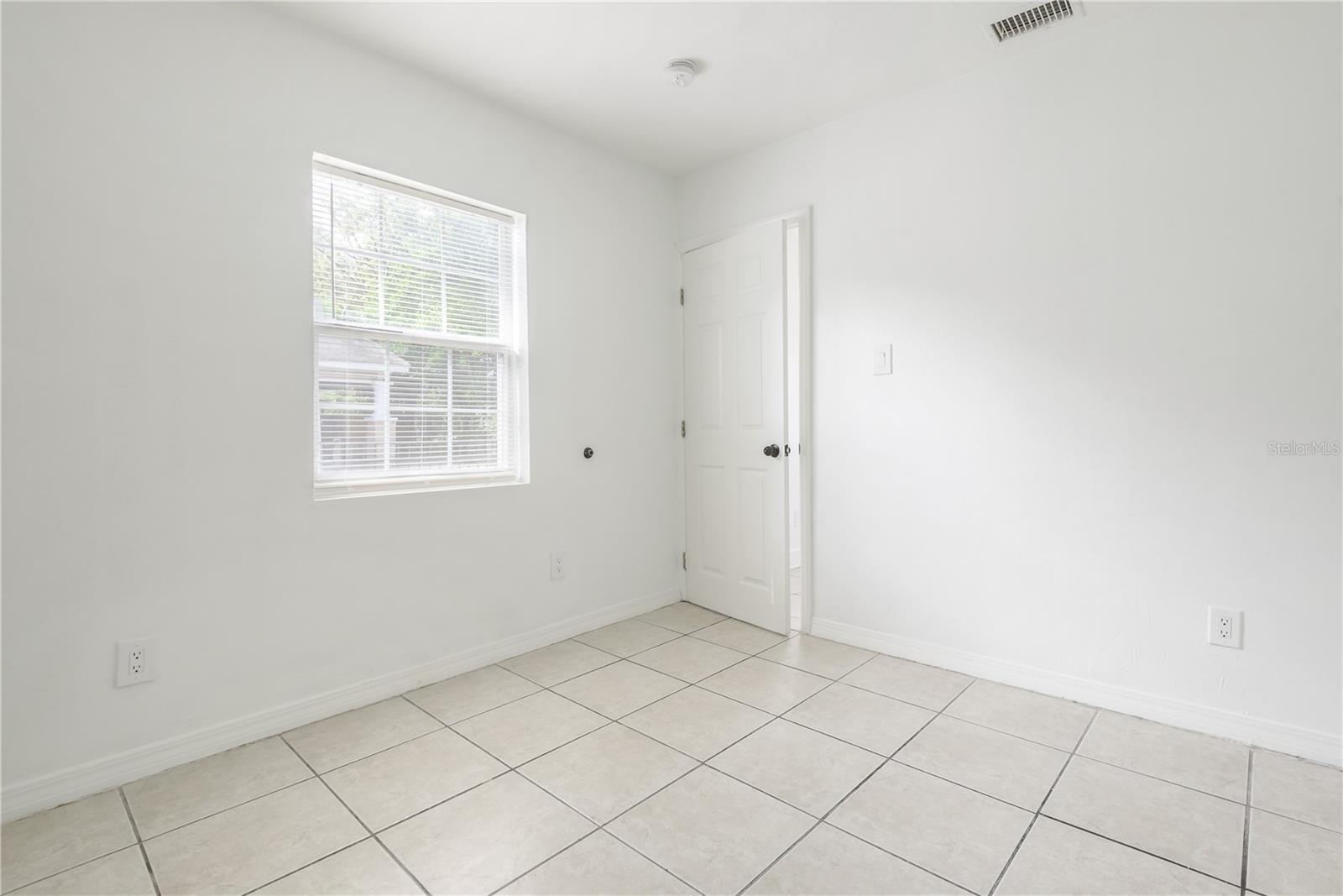 Image 21 of 49 For 902 22nd Avenue