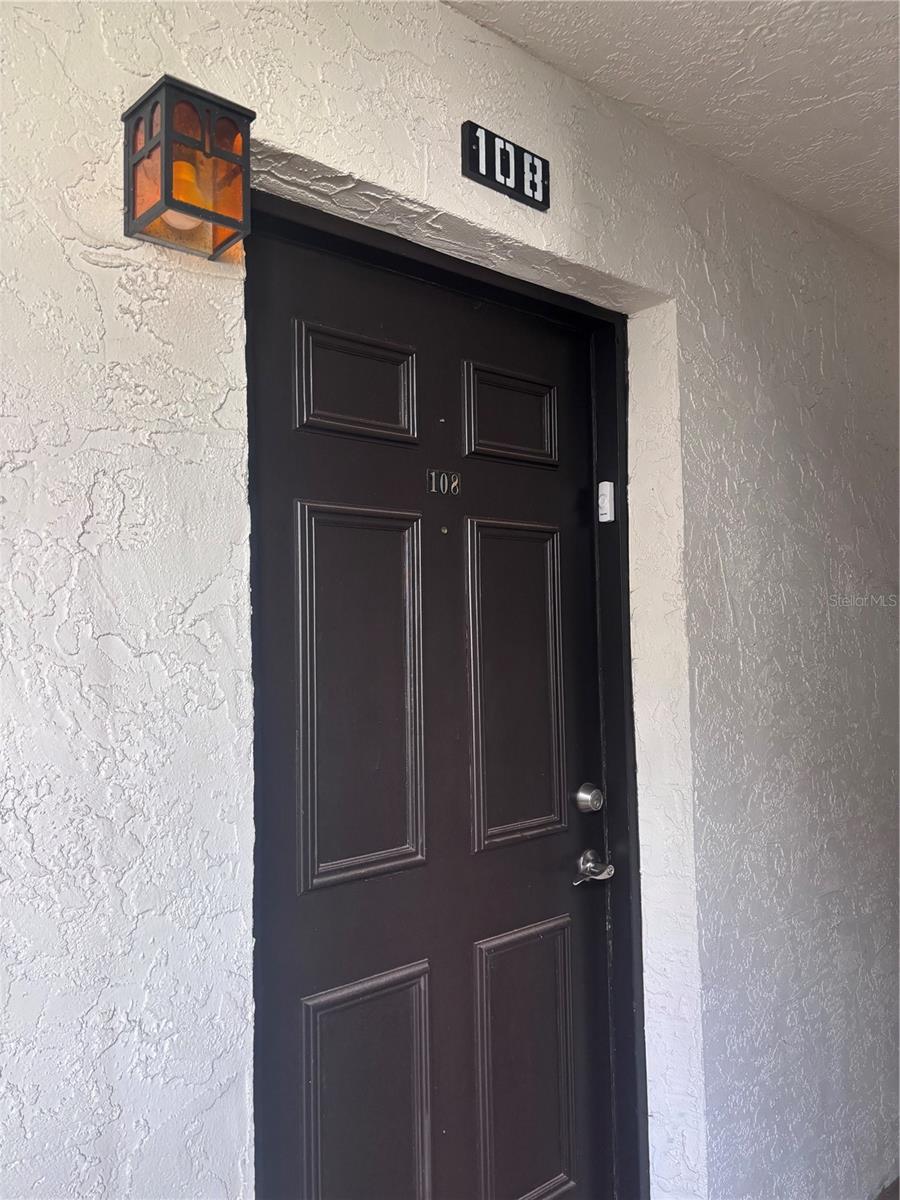 Image 2 of 3 For 420 Bayshore Boulevard 108